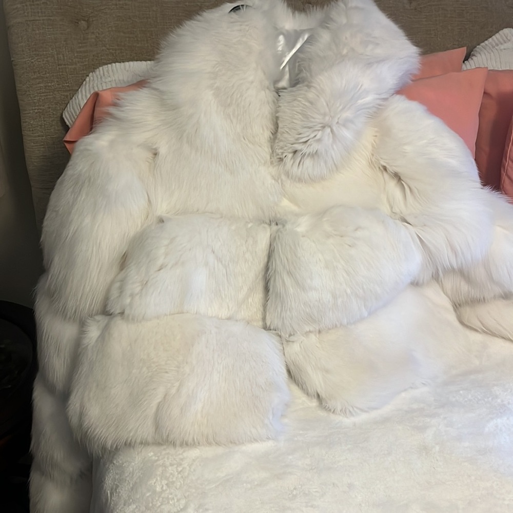 White Fox NEW - Picture 3 of 6